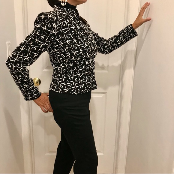 Vintage Neiman Marcus black and white wool swirl design cropped jacket. Size 4 - Picture 4 of 11